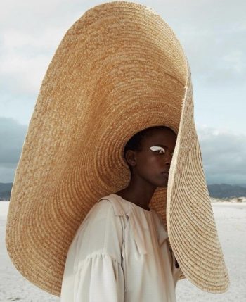 Sunhat with oversized eaves